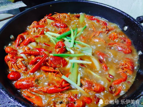 四川老公的麻辣小龍蝦，調料貴過蝦，卻贏得朋友圈滿堂彩